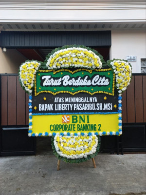 Papan Bunga Duka di Mejayan