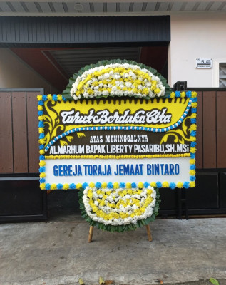 Papan Bunga Duka di Mejayan