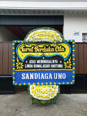 Papan Bunga Duka di Mejayan